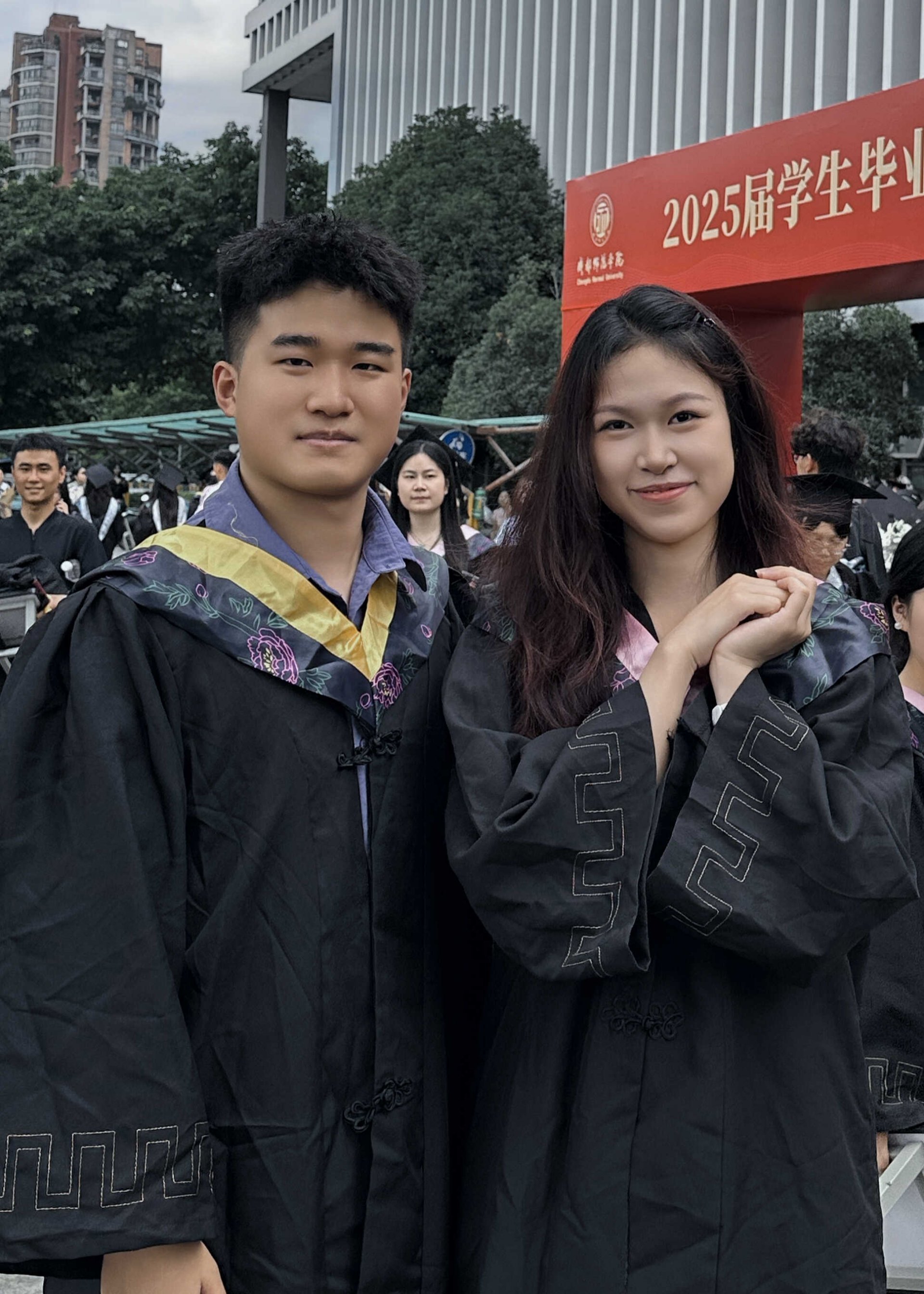 我们的毕业合照哦