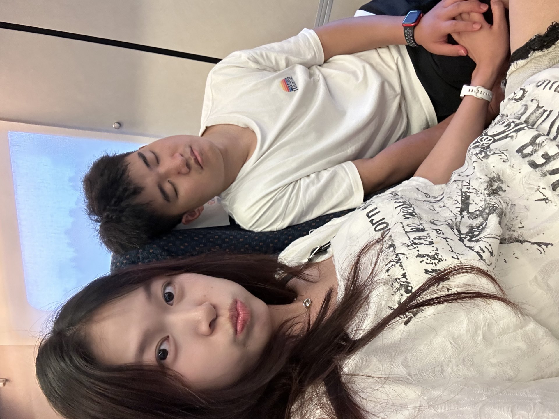 一起回成都的列车上